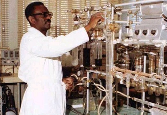 Travaux Dirigés Physique 1ère D fiche 1 (Notion de quantité de chaleur)